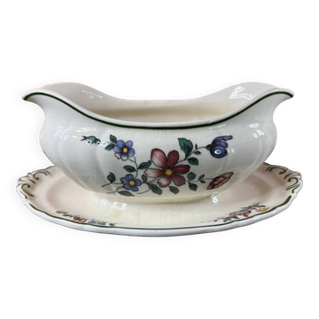 Villeroy Boch sauce boat with its frame