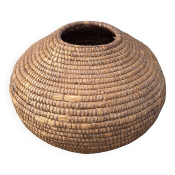 Old basket, straw and brabble, woven basket, interior decoration