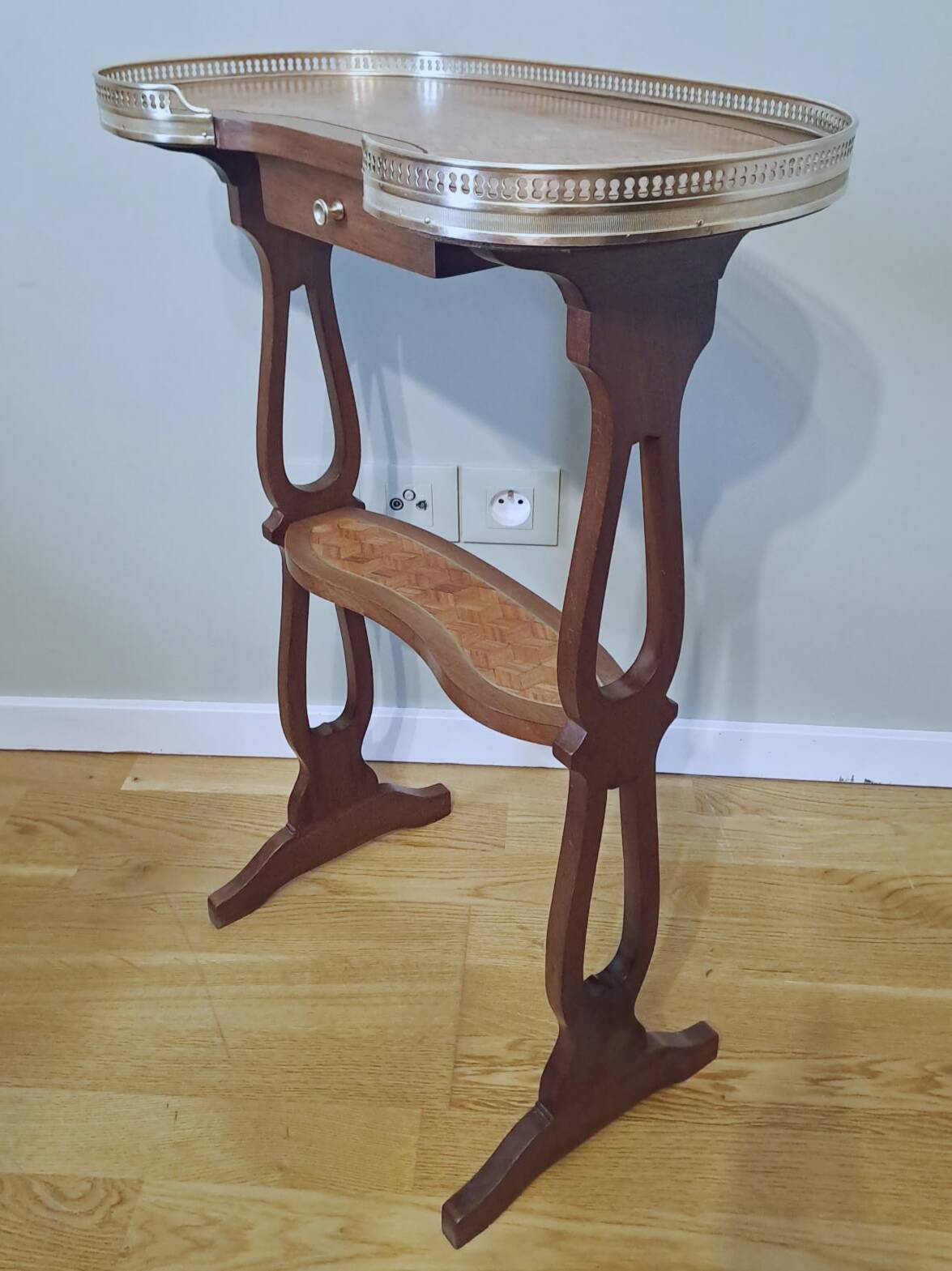 Side table or small table in marquetry