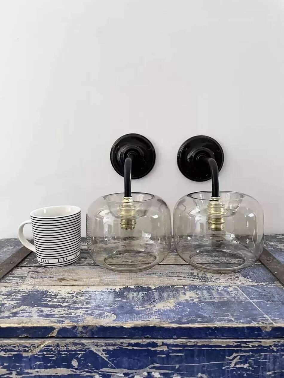 Paire d’appliques vintage en verre fumé