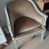 Tonneau armchair