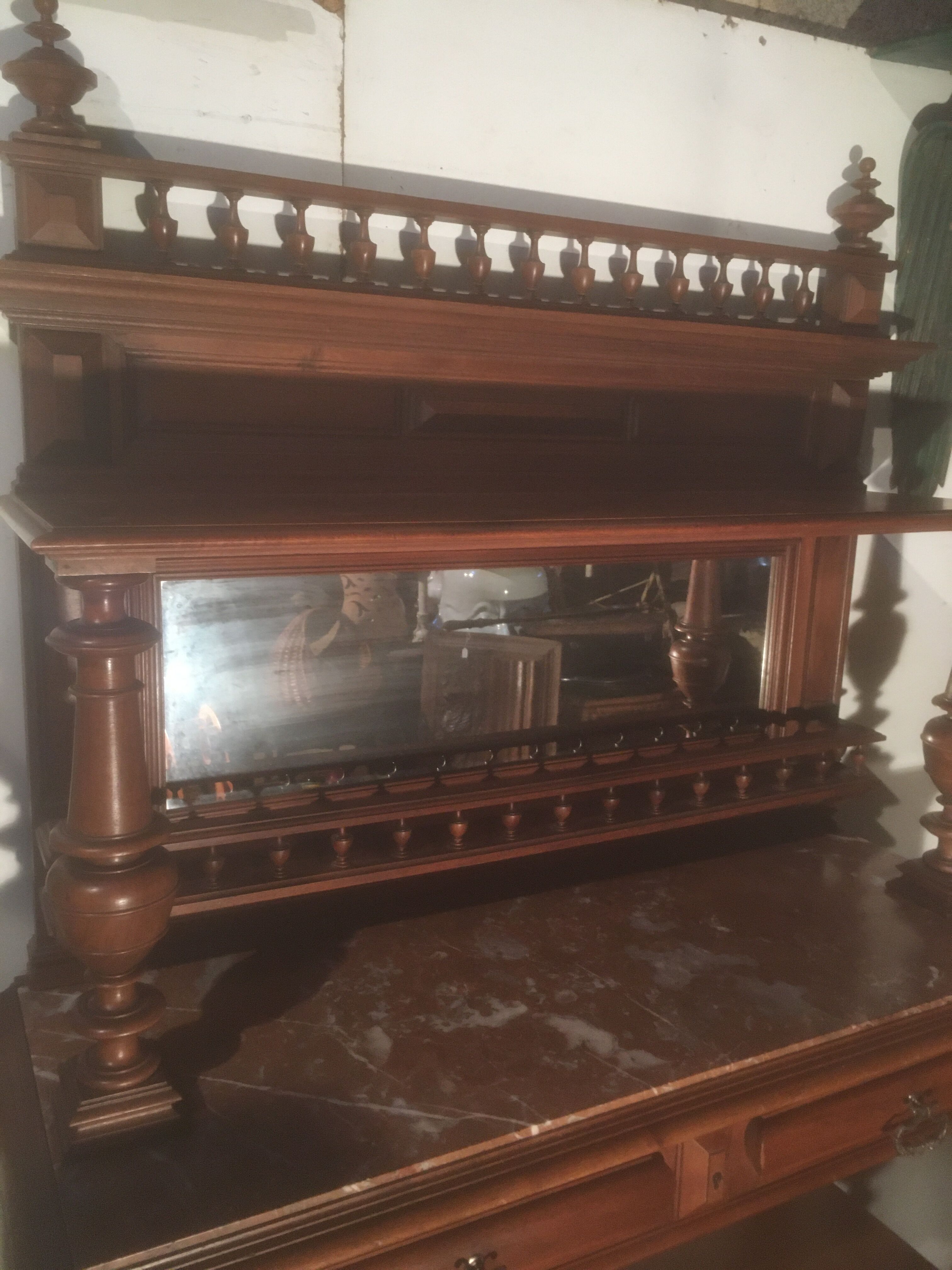 Service Henri ll in walnut, marble top