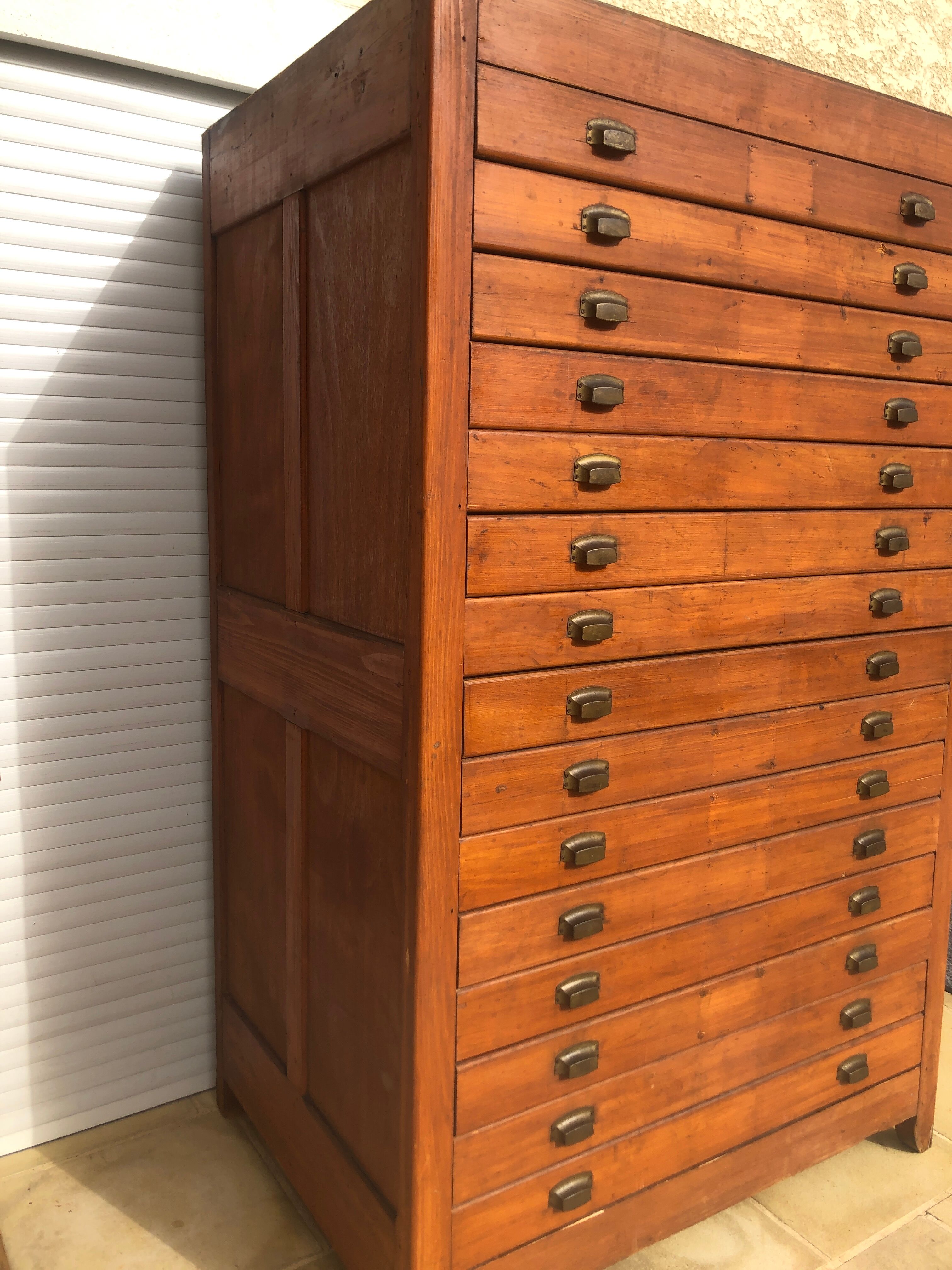 Archival cabinet