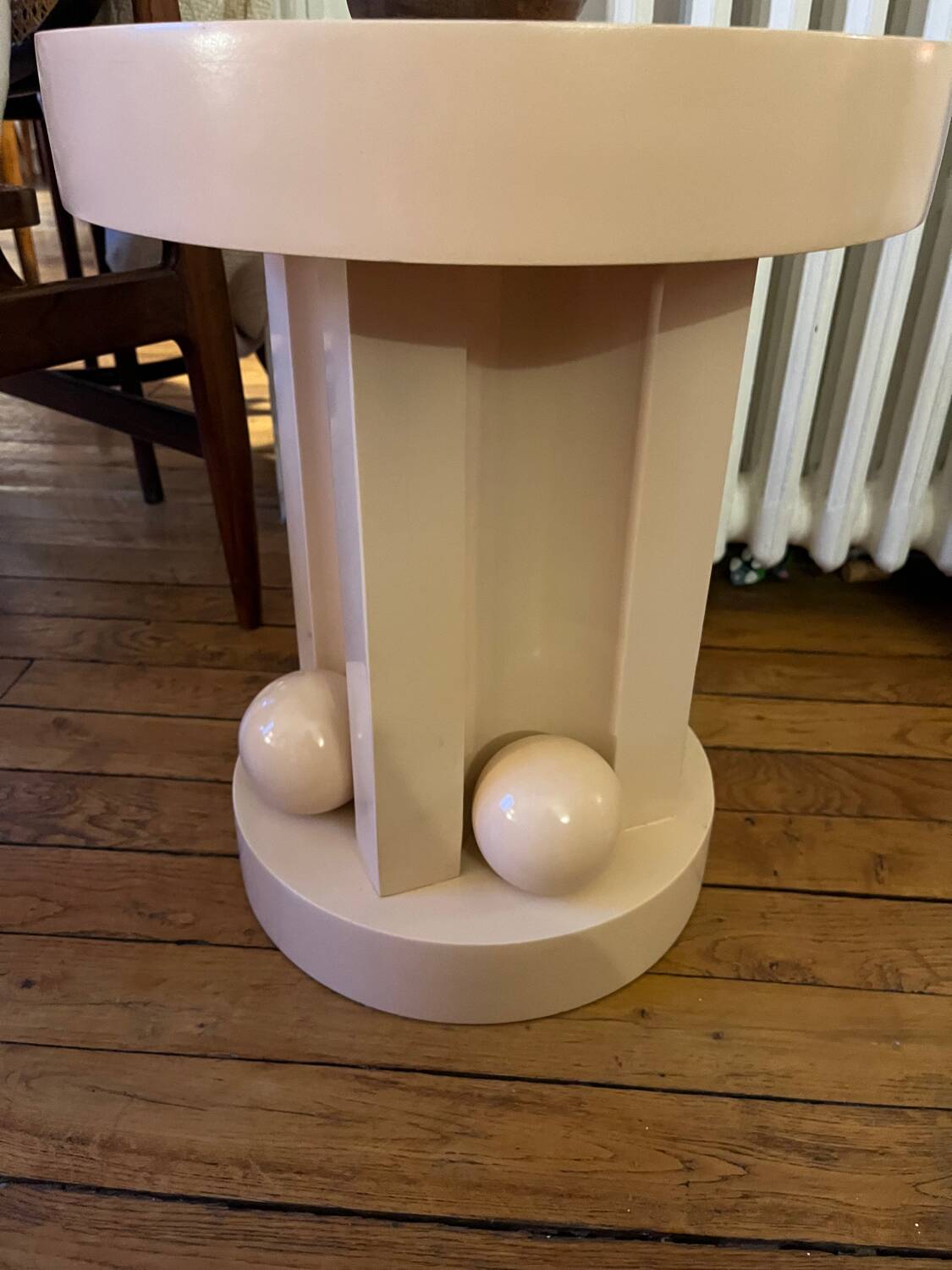 Nemesis Fleur Delesalle Monoprix pink stool