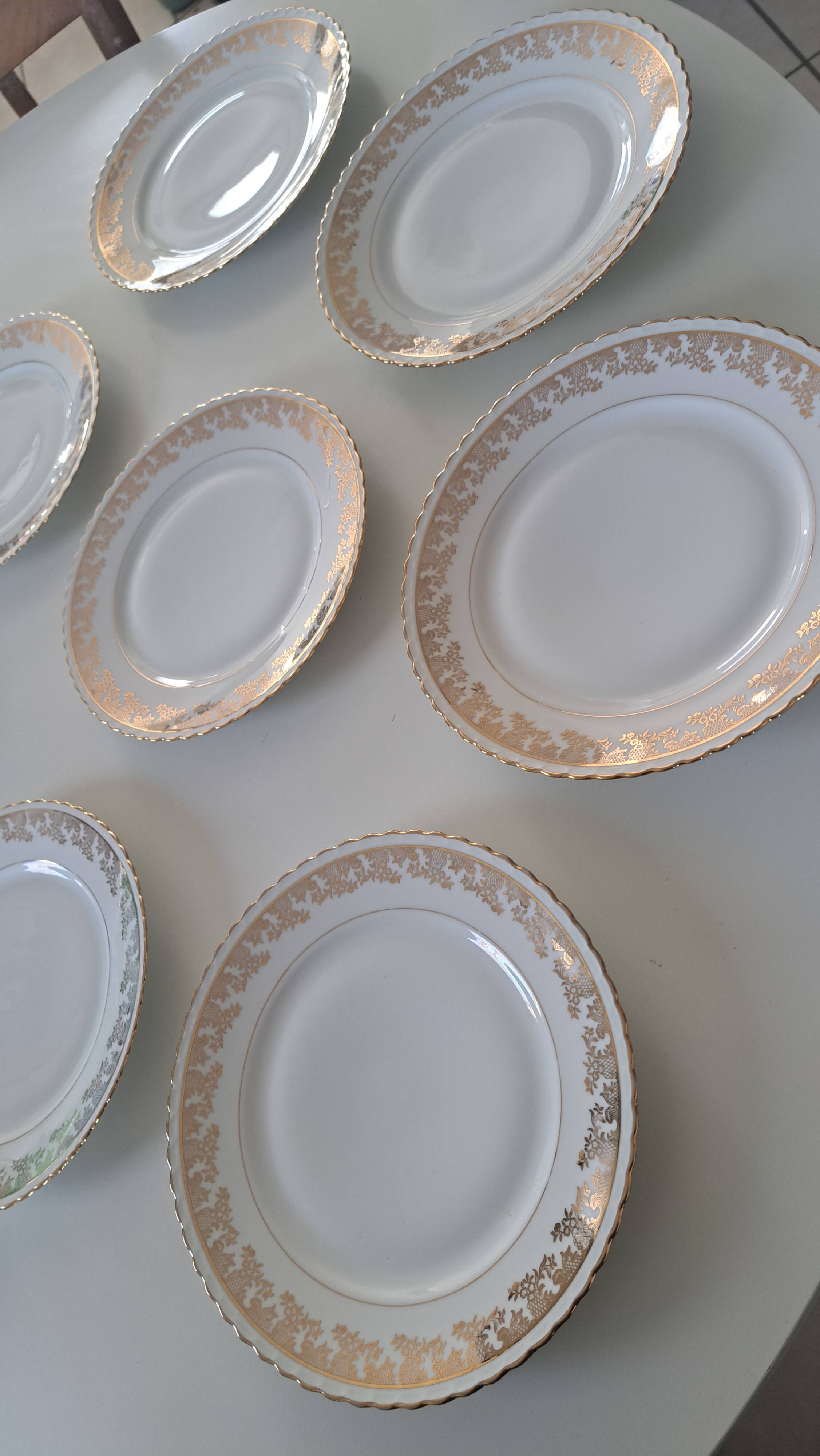 Set of 8 Limoges porcelain plates ADP ROYAL.