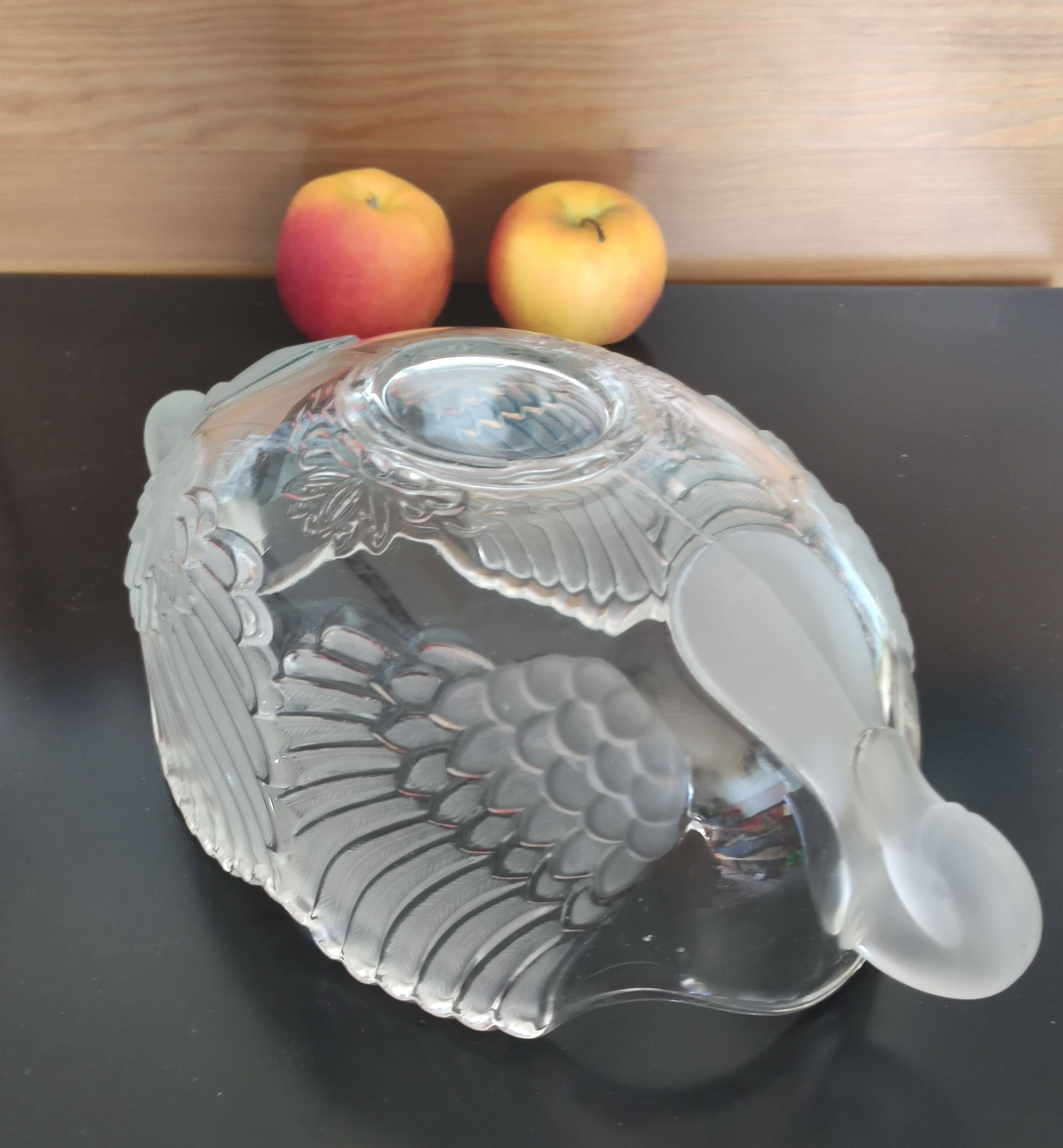 Central coupe in frosted crystal with double swan neck, Mikasa Walther