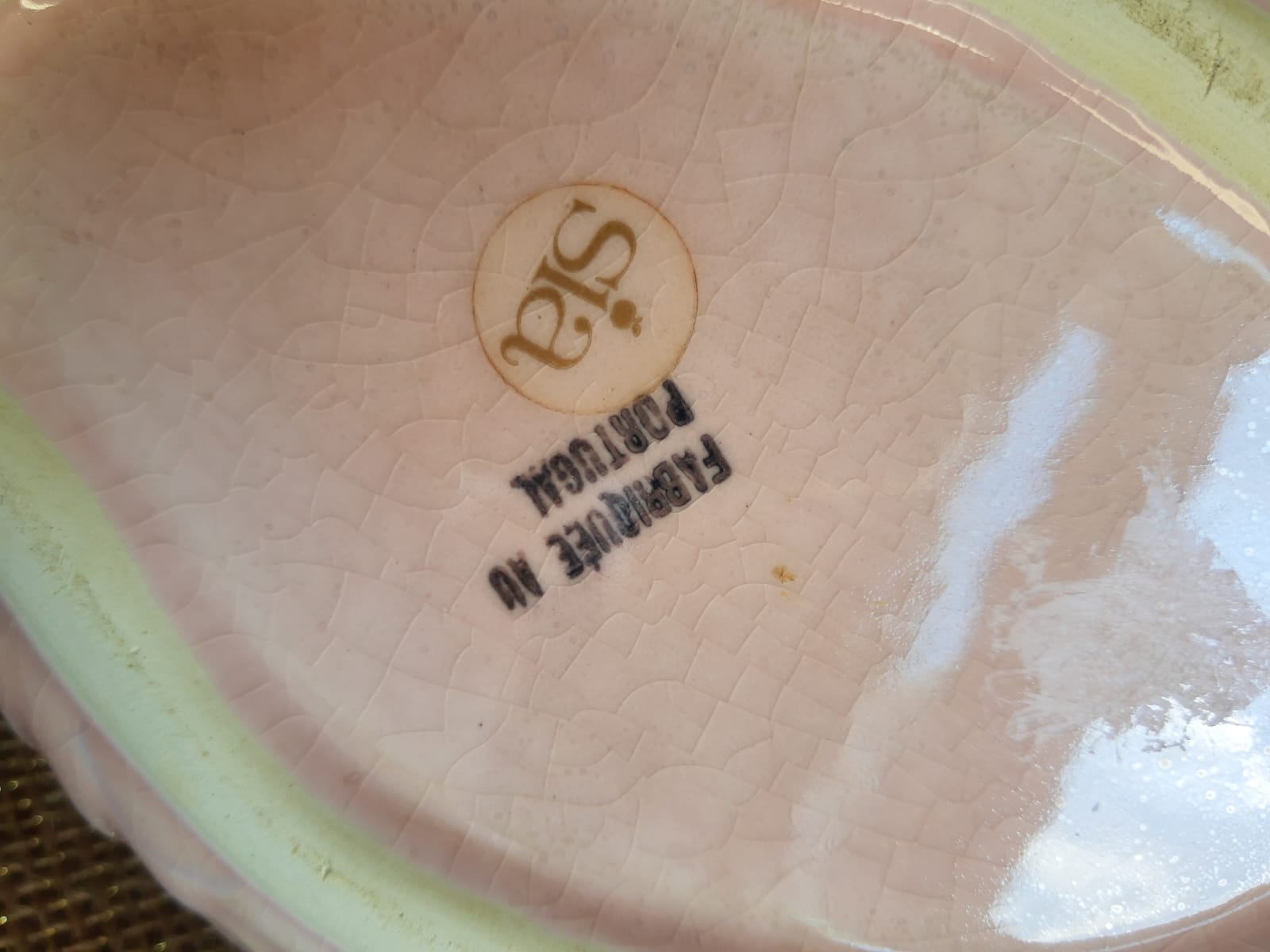 Sia Vintage Pink Pearl Swan Shaped Planter