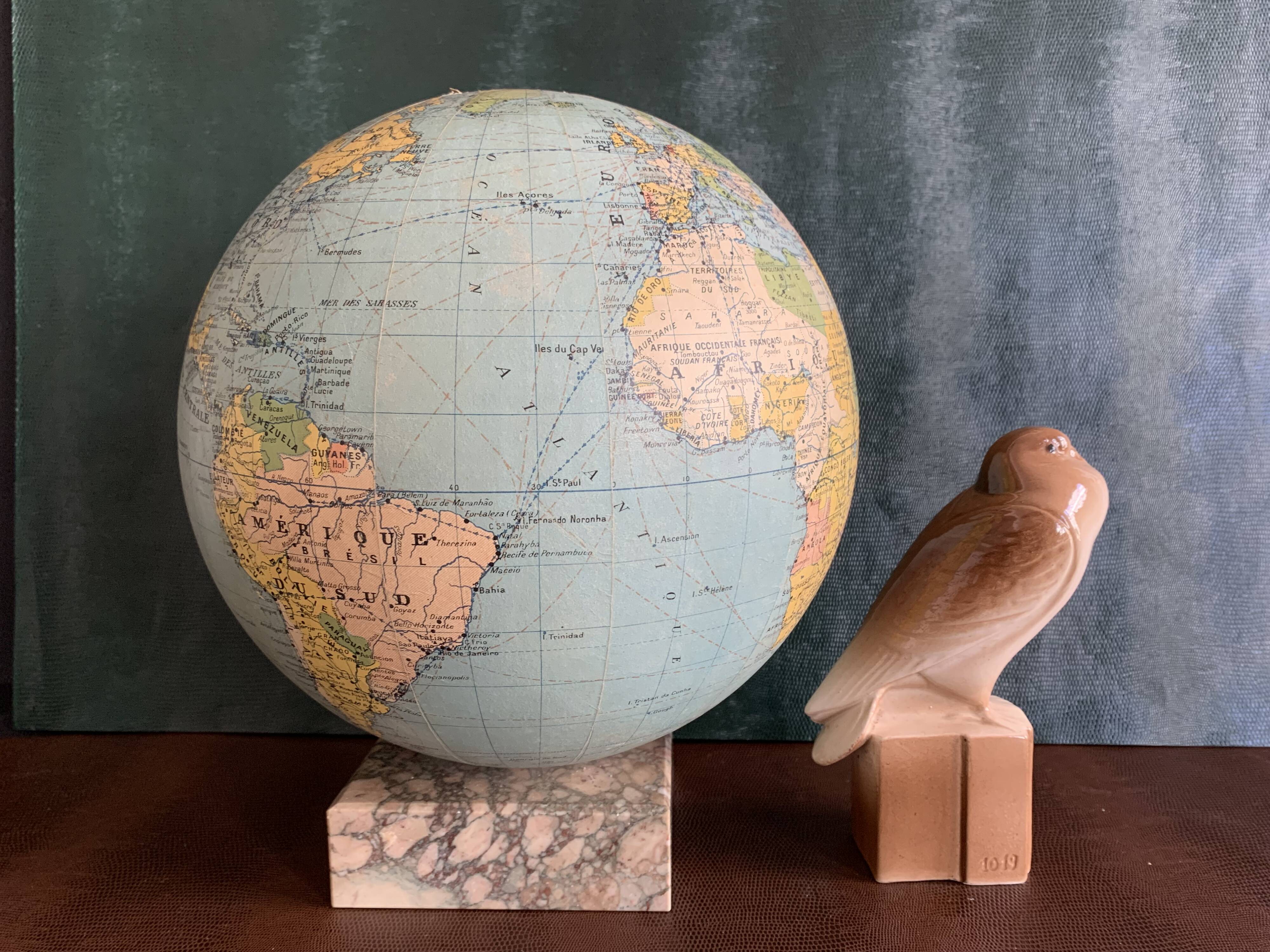 Globe terrestre en verre lumineux des années 30/40, V. Vindrinet, Paris