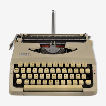 Japy L.72 vintage 1970s portable typewriter