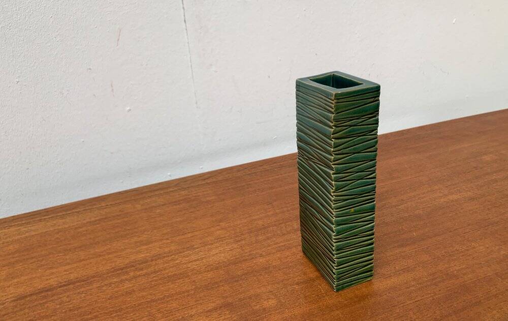 Minimalist block vase in Italian pottery from the mid-century by Bitossi, 1960s.