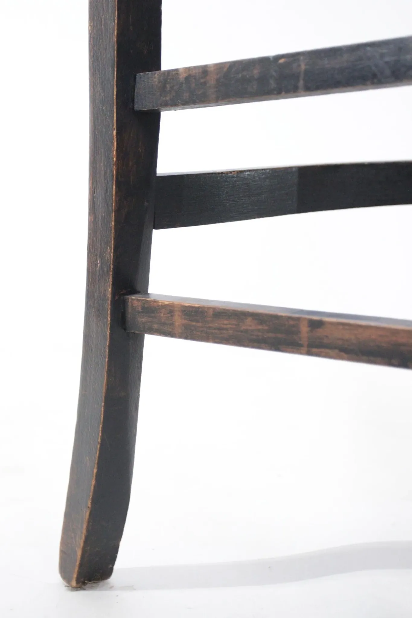 Set of 2 rustic French chairs with rush seats