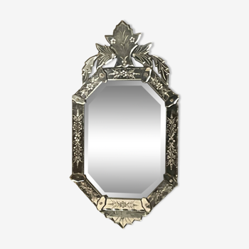 Miroir vénitien XIX / XXème siècle Haut 91 x 48,5 x 4 cm