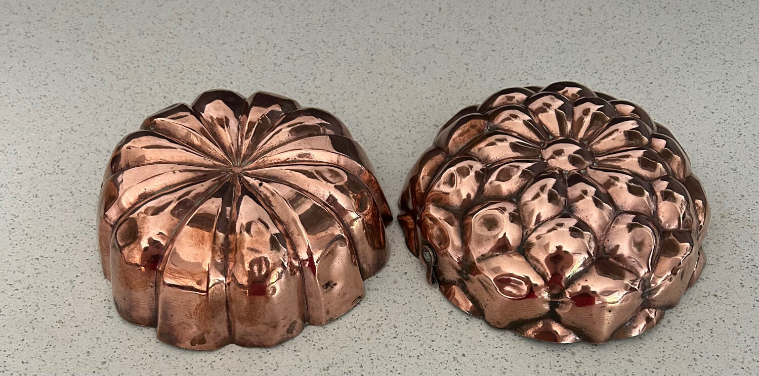 Set of 2 tinned copper cake molds