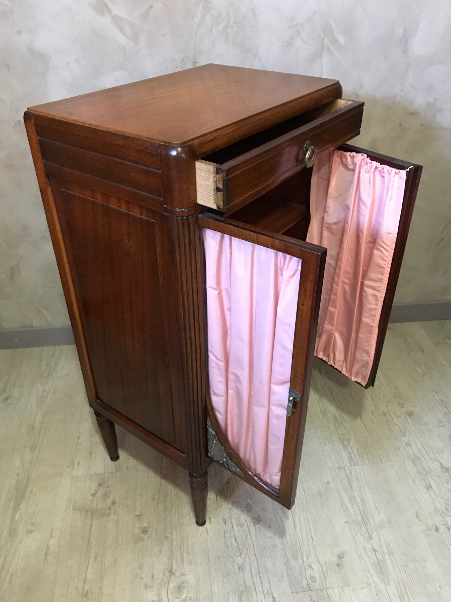 Furniture with partitions 1925