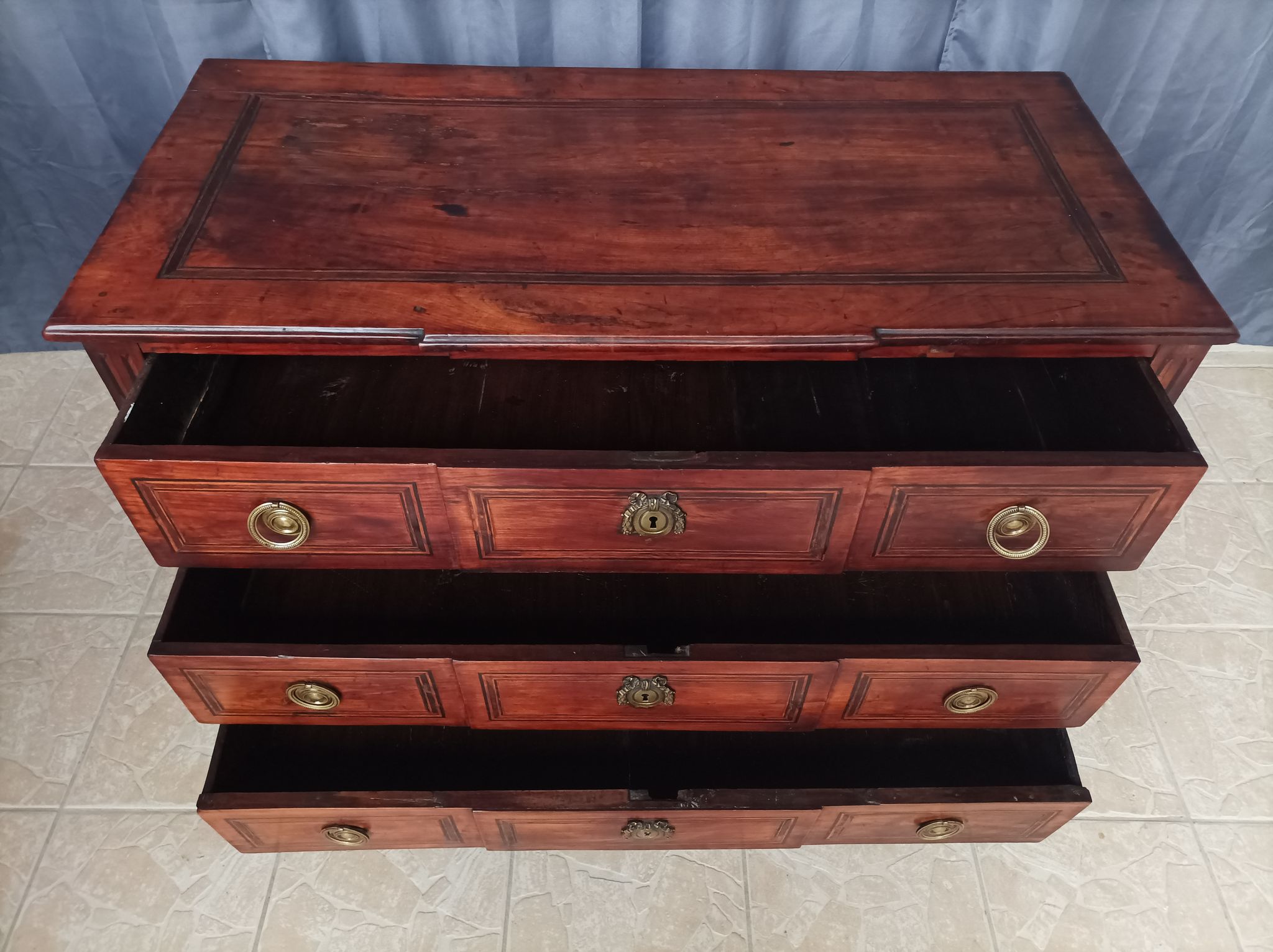 Louis XVI chest of drawers 18th