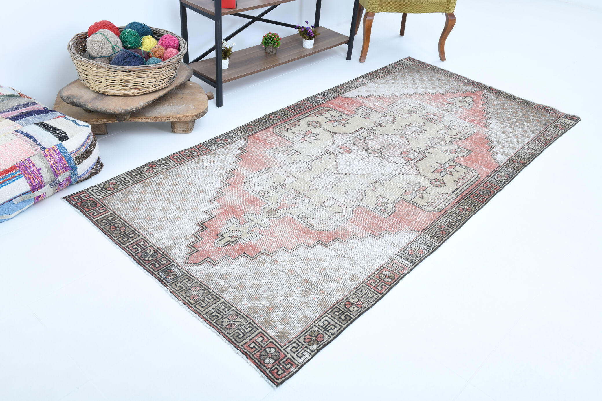 4x9 handmade distressed wool vintage rug 267x129cm