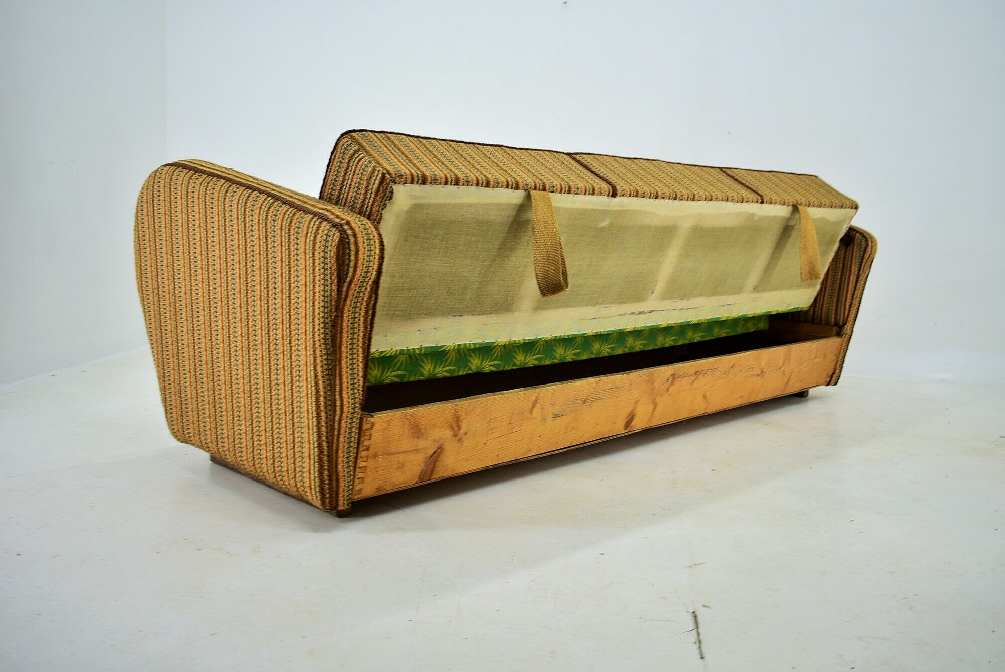 Art Deco Sofa or Bed H-363 Designed by Jindrich Halabala, 1930s