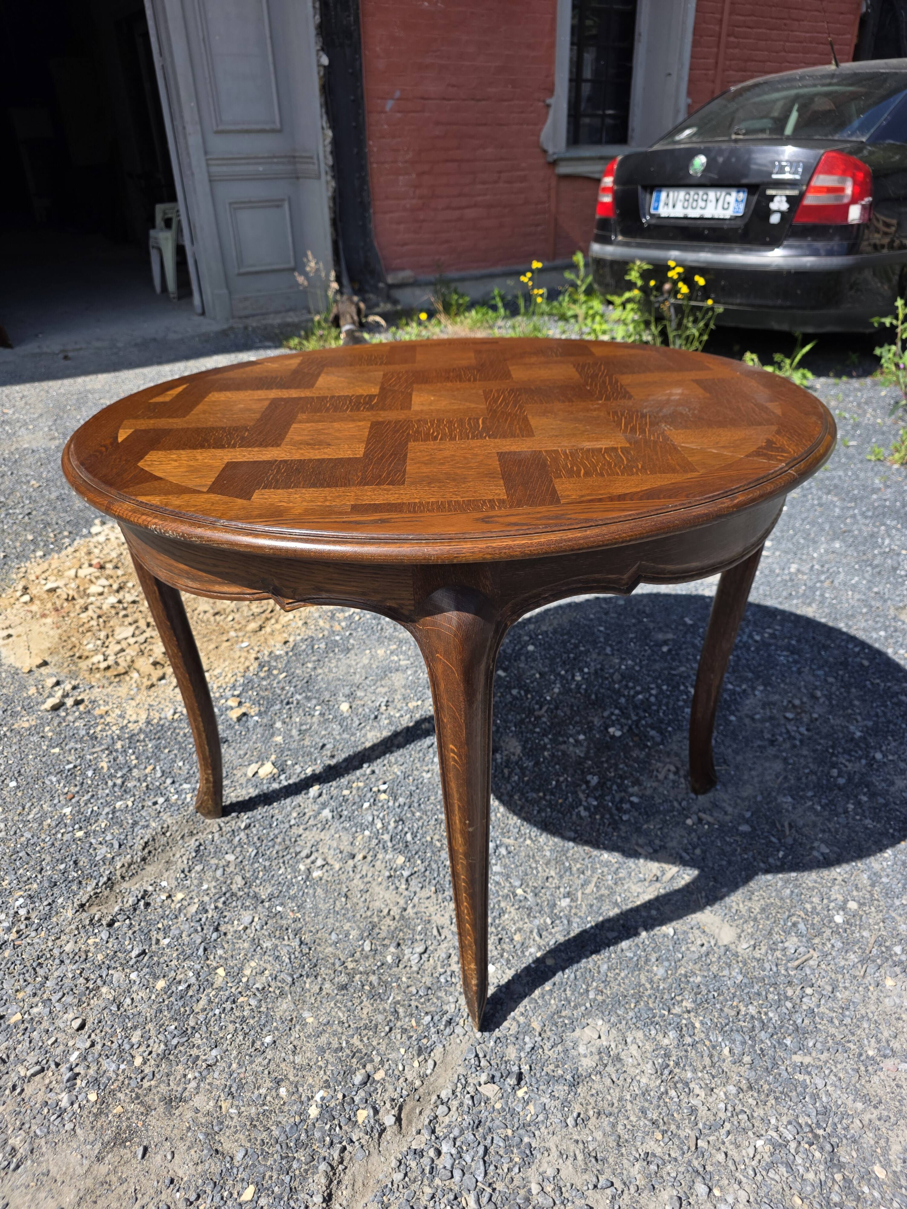 Extendable table in Louis XV style in oak (2 extensions)