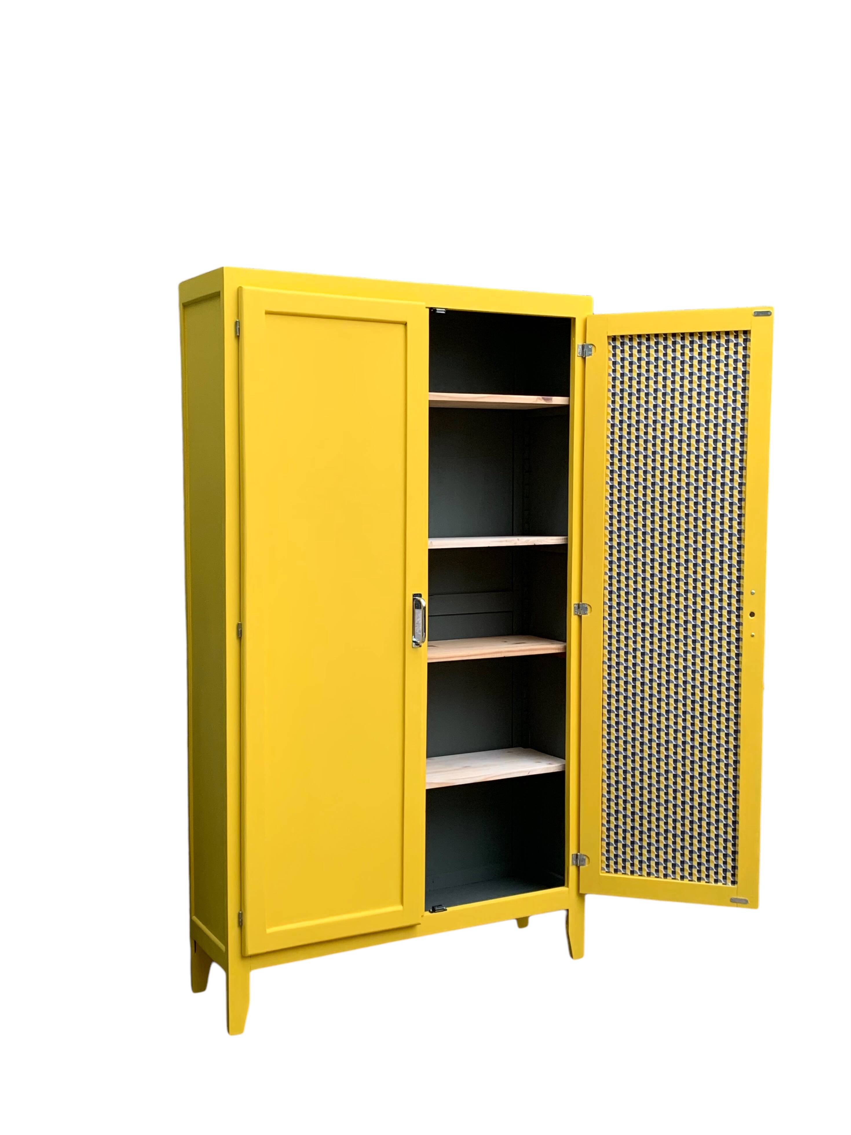 Armoire parisienne vintage 1950