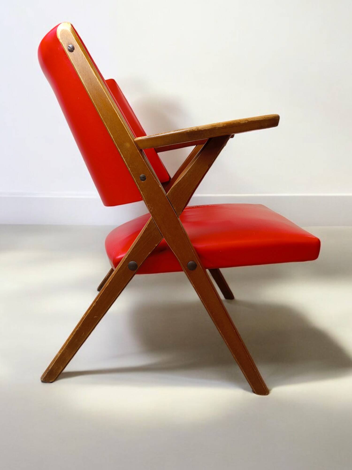 Vintage Italian armchair in Scandinavian style.