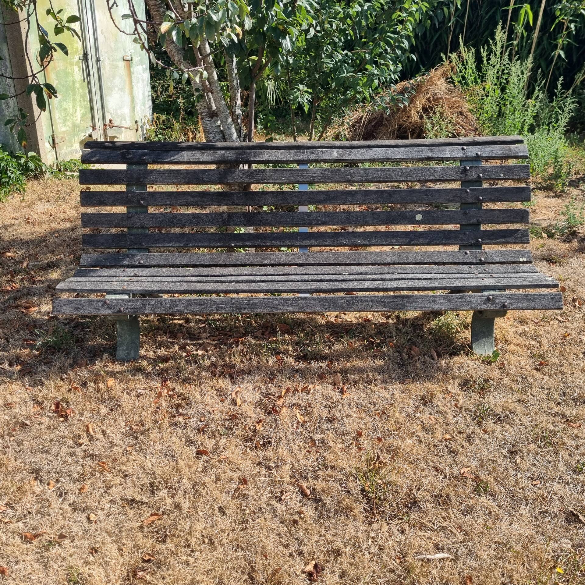 Banc fonte et bois, ancien banc public