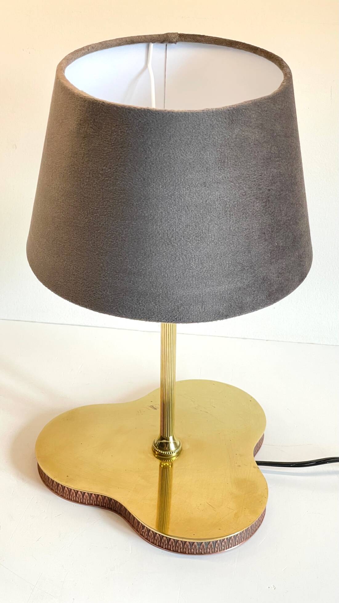 Solid brass vintage clover lamp