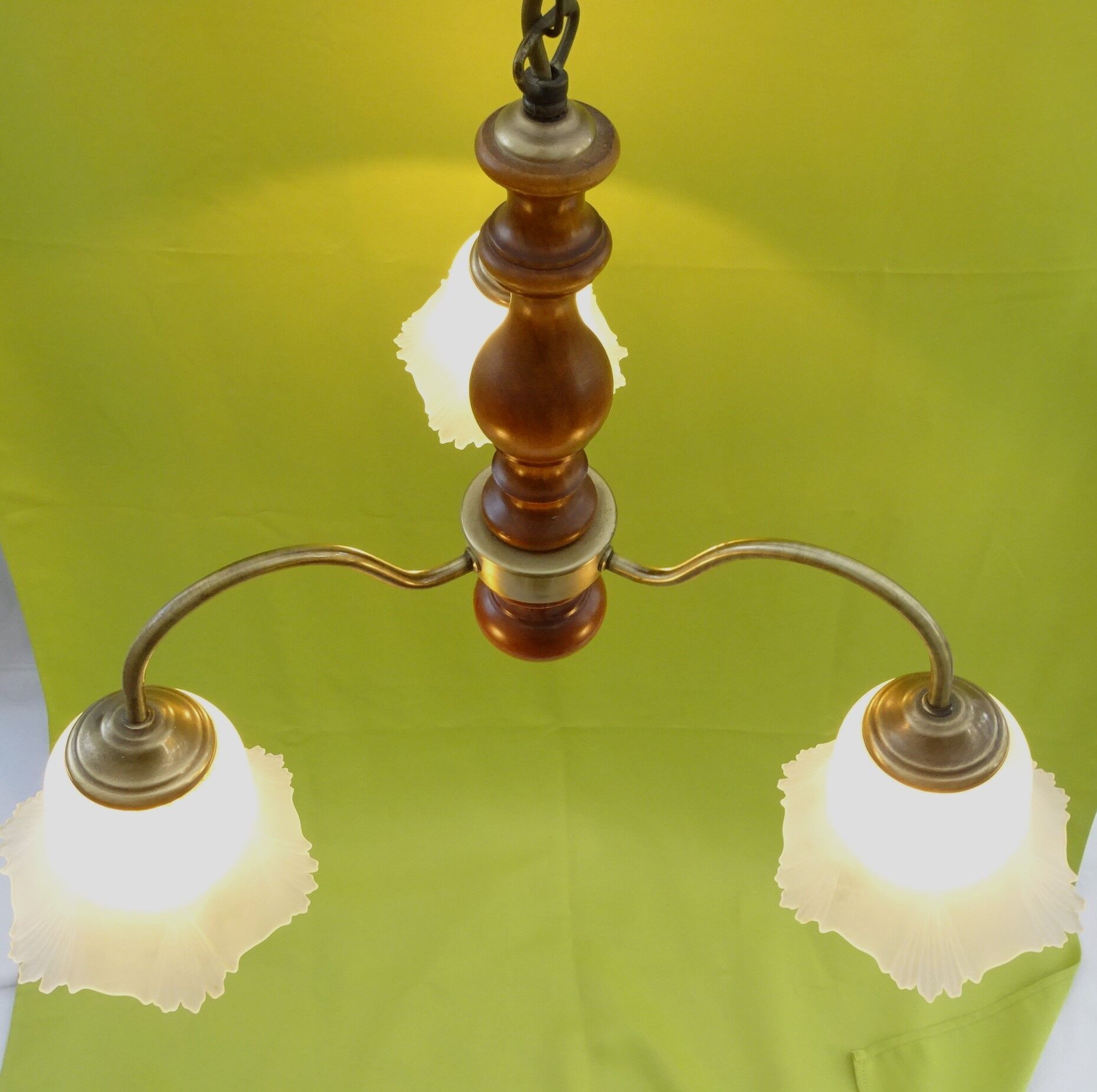 3-branched chandelier in opaque glass