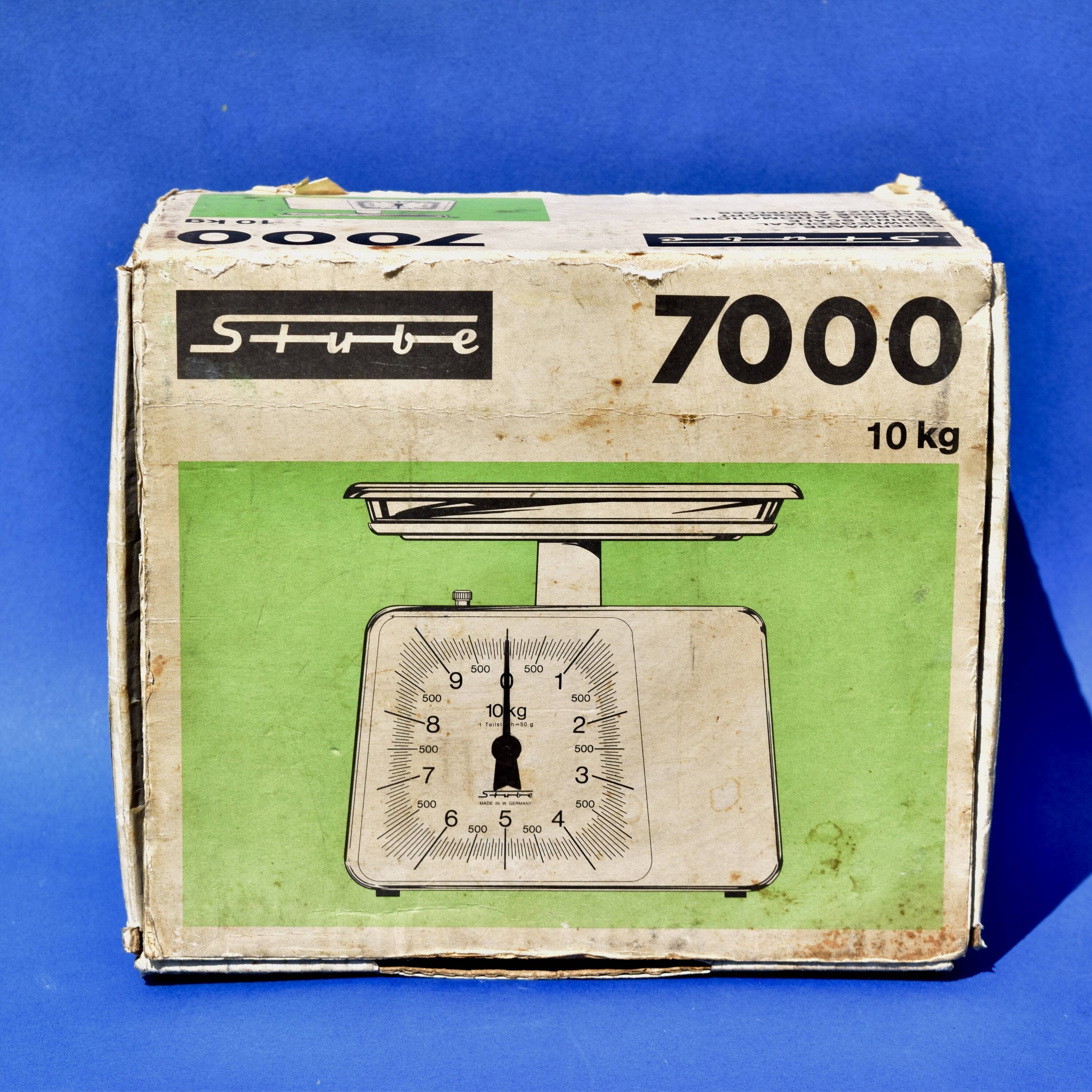 Stube - household scale in white enameled metal - force 10 - model 7000 in its box - 1960.