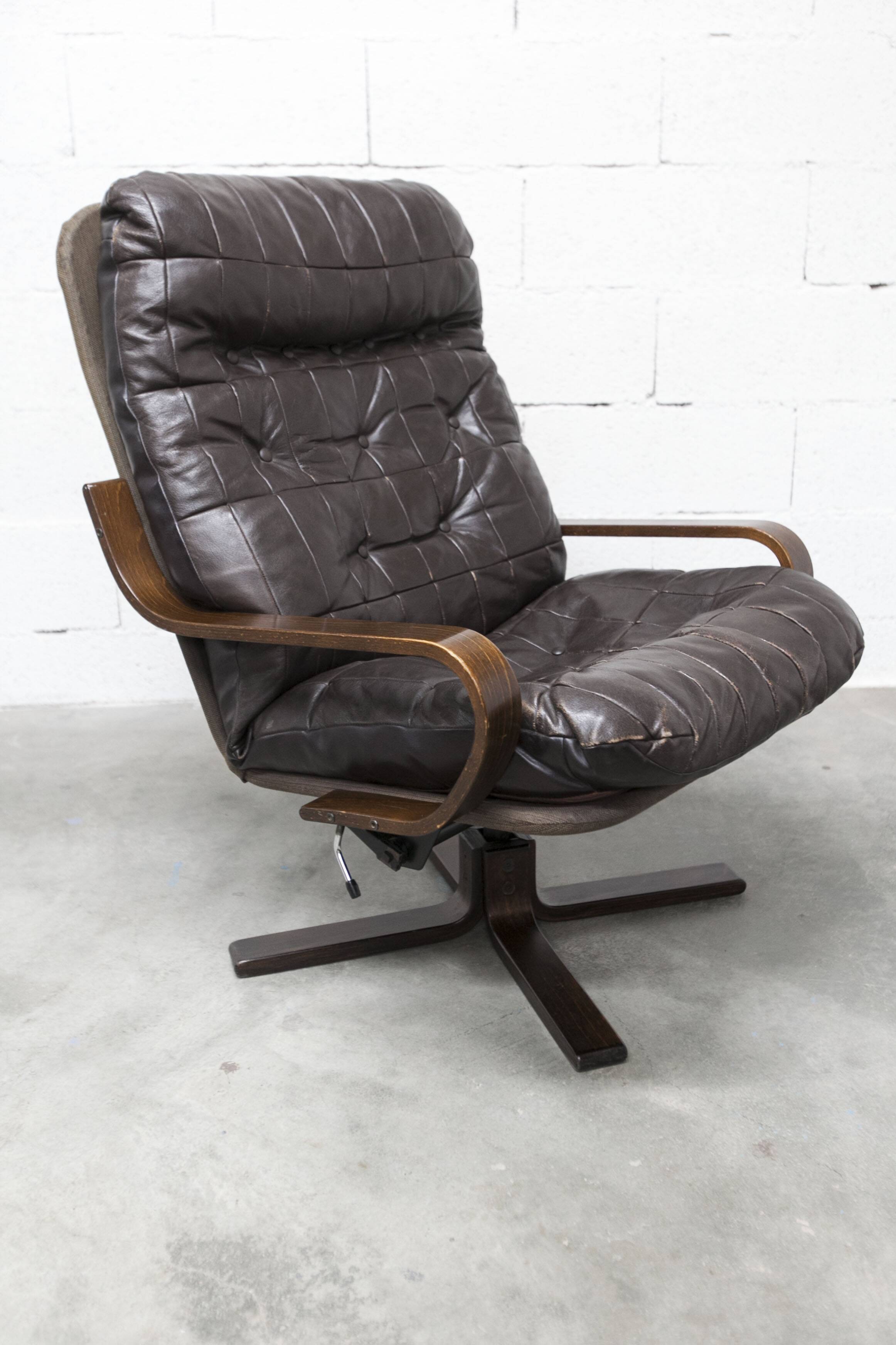 Scandinavian armchair 1970 curved laminated wood leather seat
