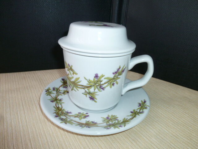 Pillivuyt porcelain cup for tea or herbal tea
