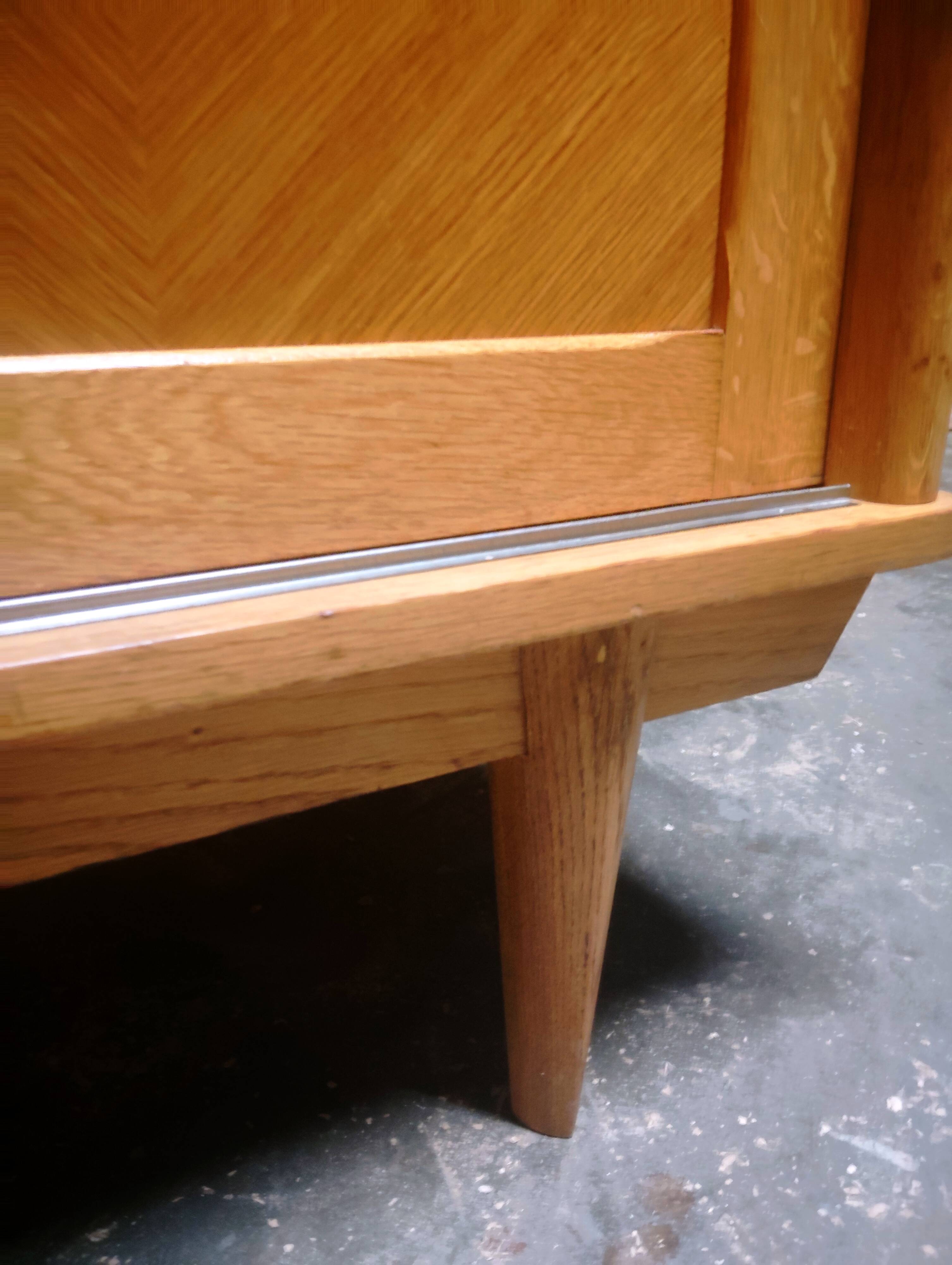 Vintage sliding wardrobe with 2 shelves, Scandinavian inspiration.