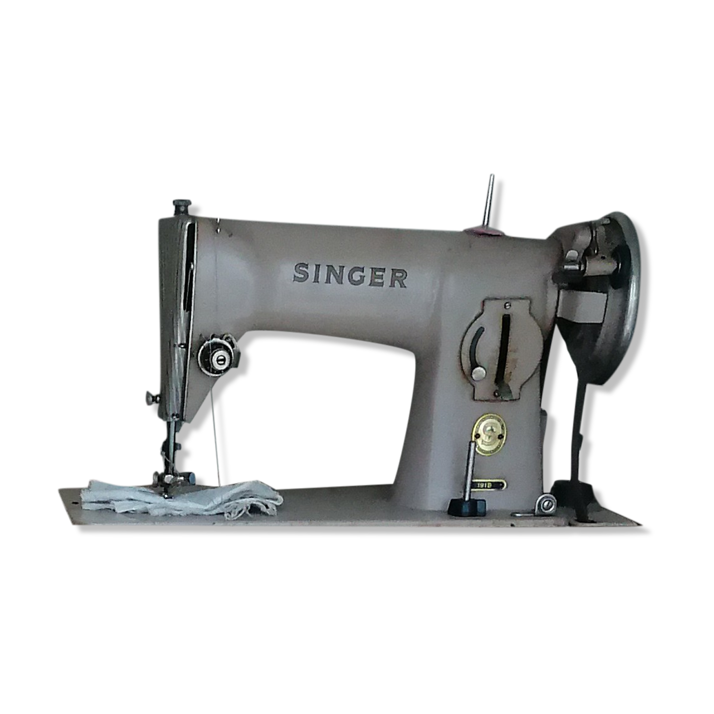 Singer 191 B sewing machine in his furniture
