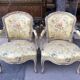 Paire de fauteuils en bois laqué de style Louis XV