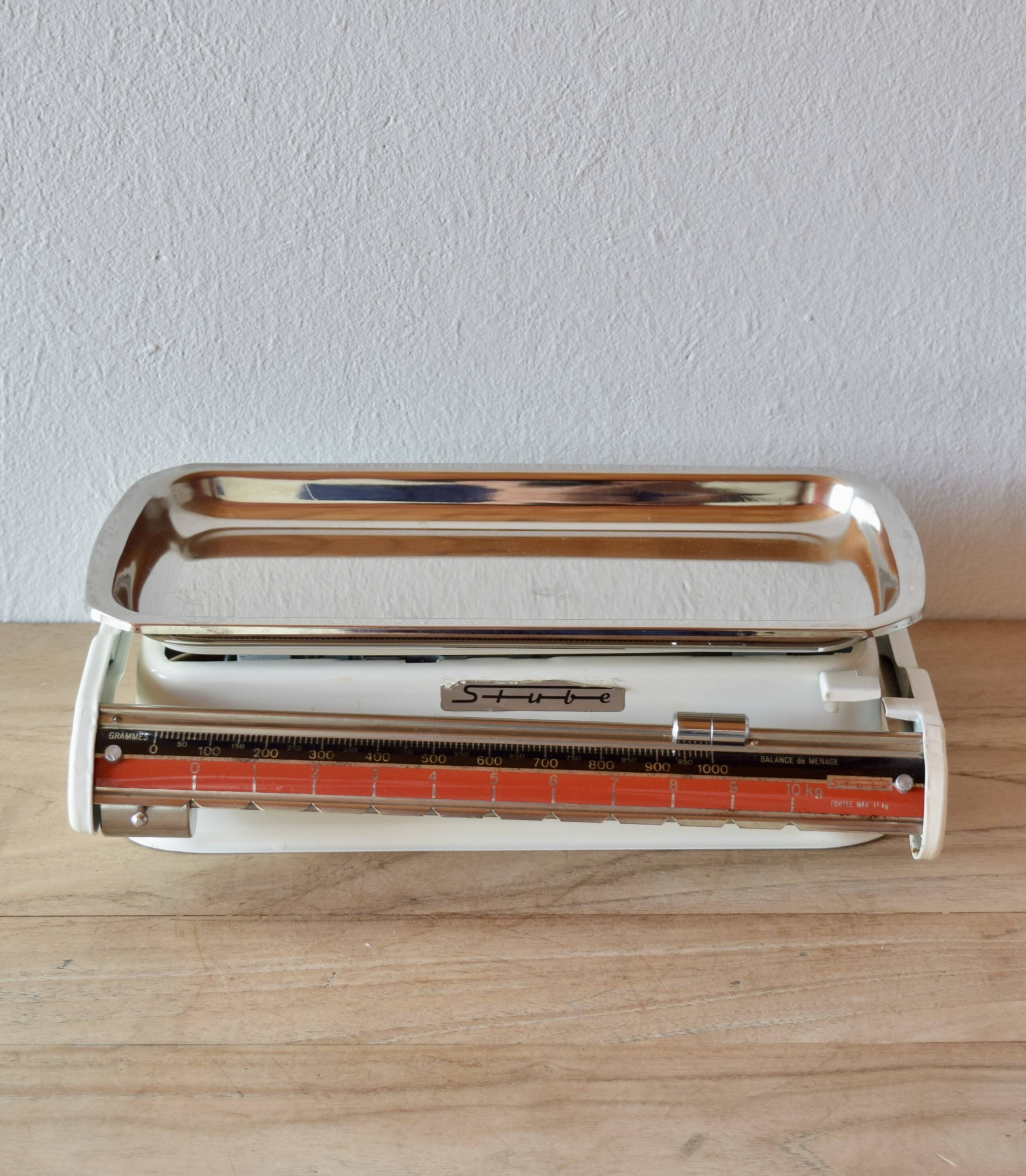 Stube - old household scale in lacquered sheet steel