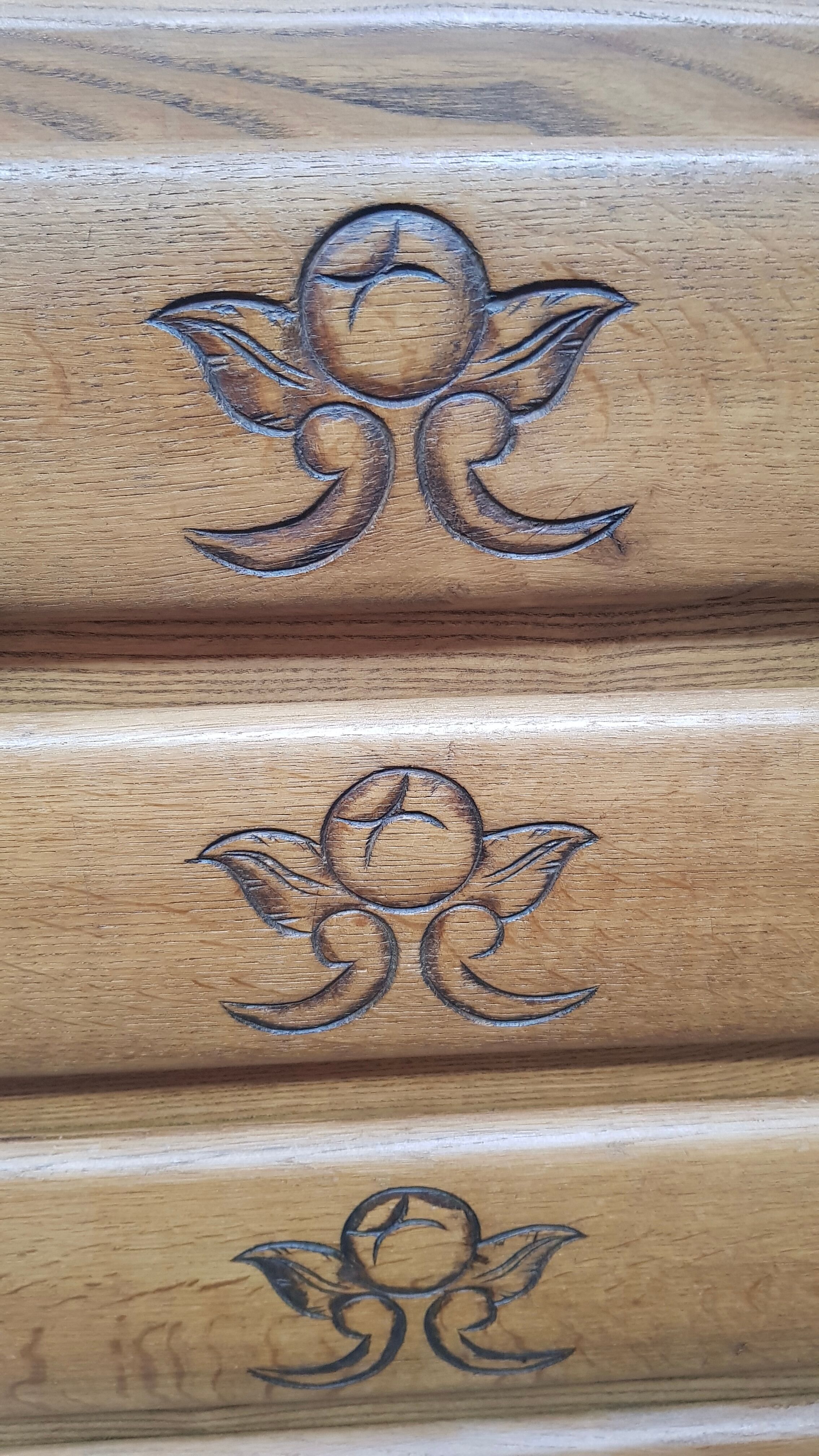 Art Deco chest of drawers