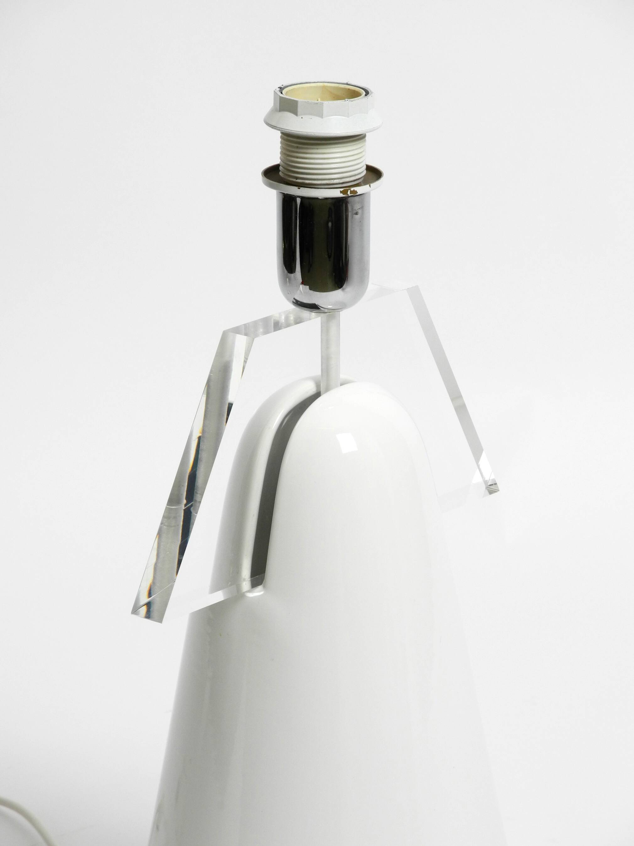 Stunning Italian 1970s ceramic plexiglass table lamp without a shade