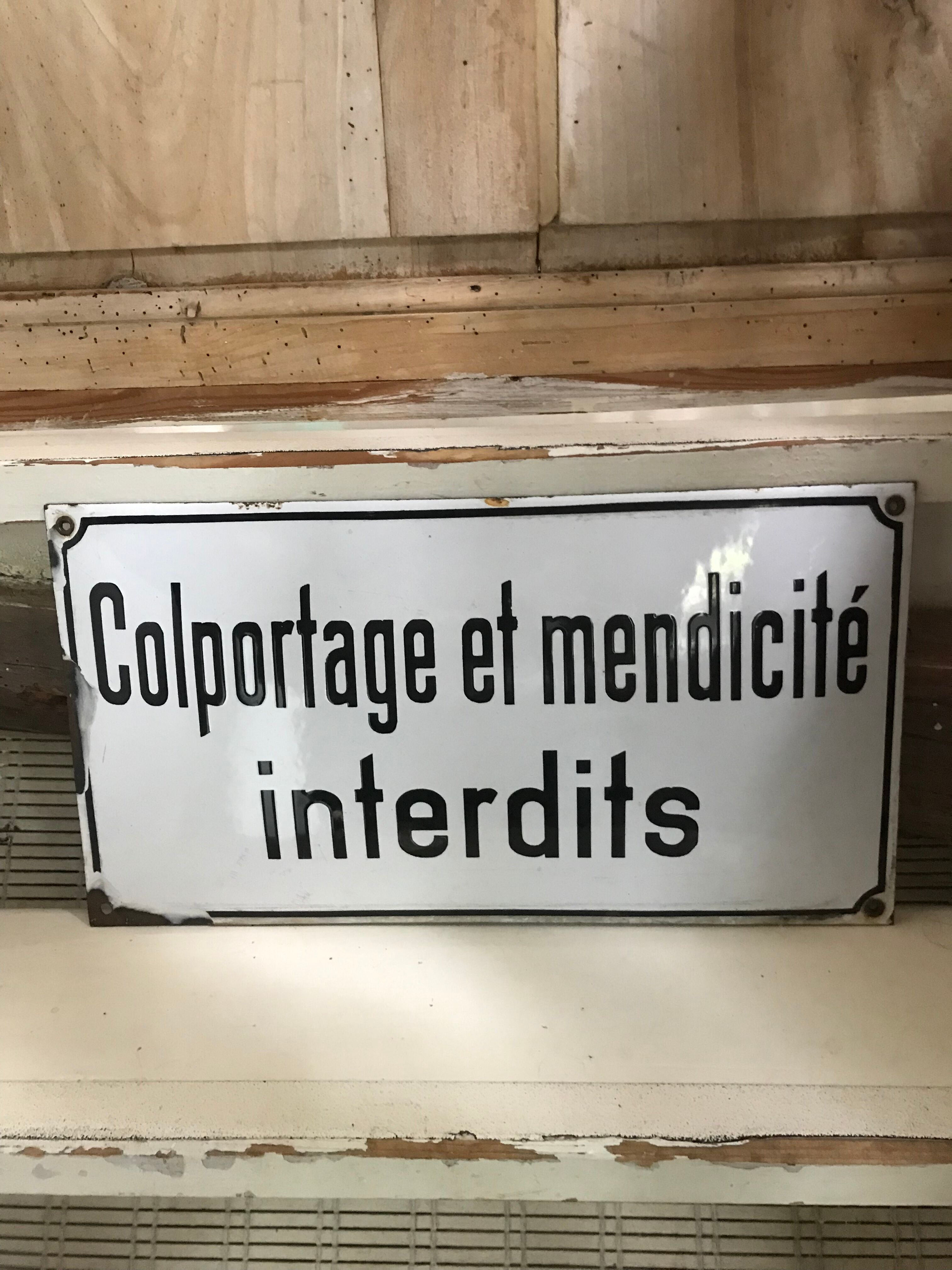 Enamelled plate peddling and begging prohibited