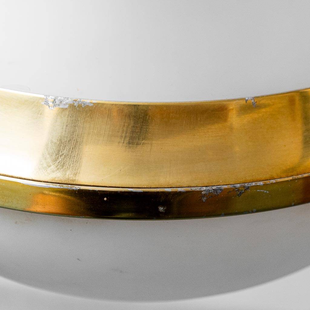 Lampadario a sospensione vetro opalino ottone anni ’50 vintage