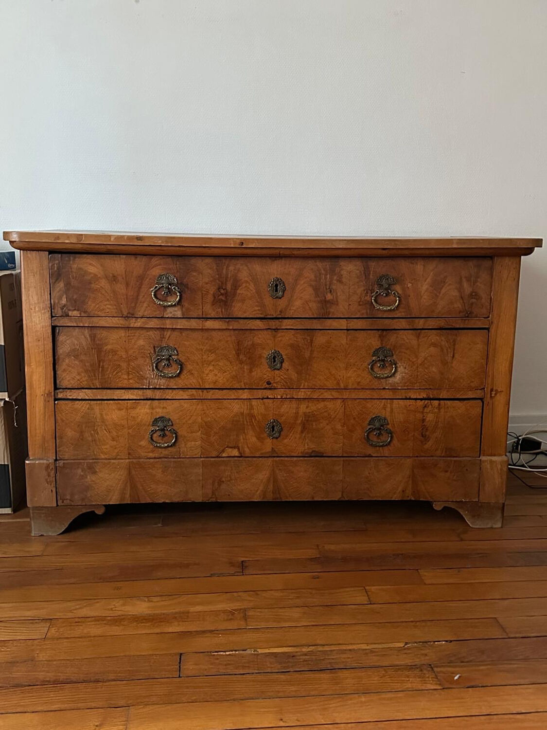 Commode restauration en noyer