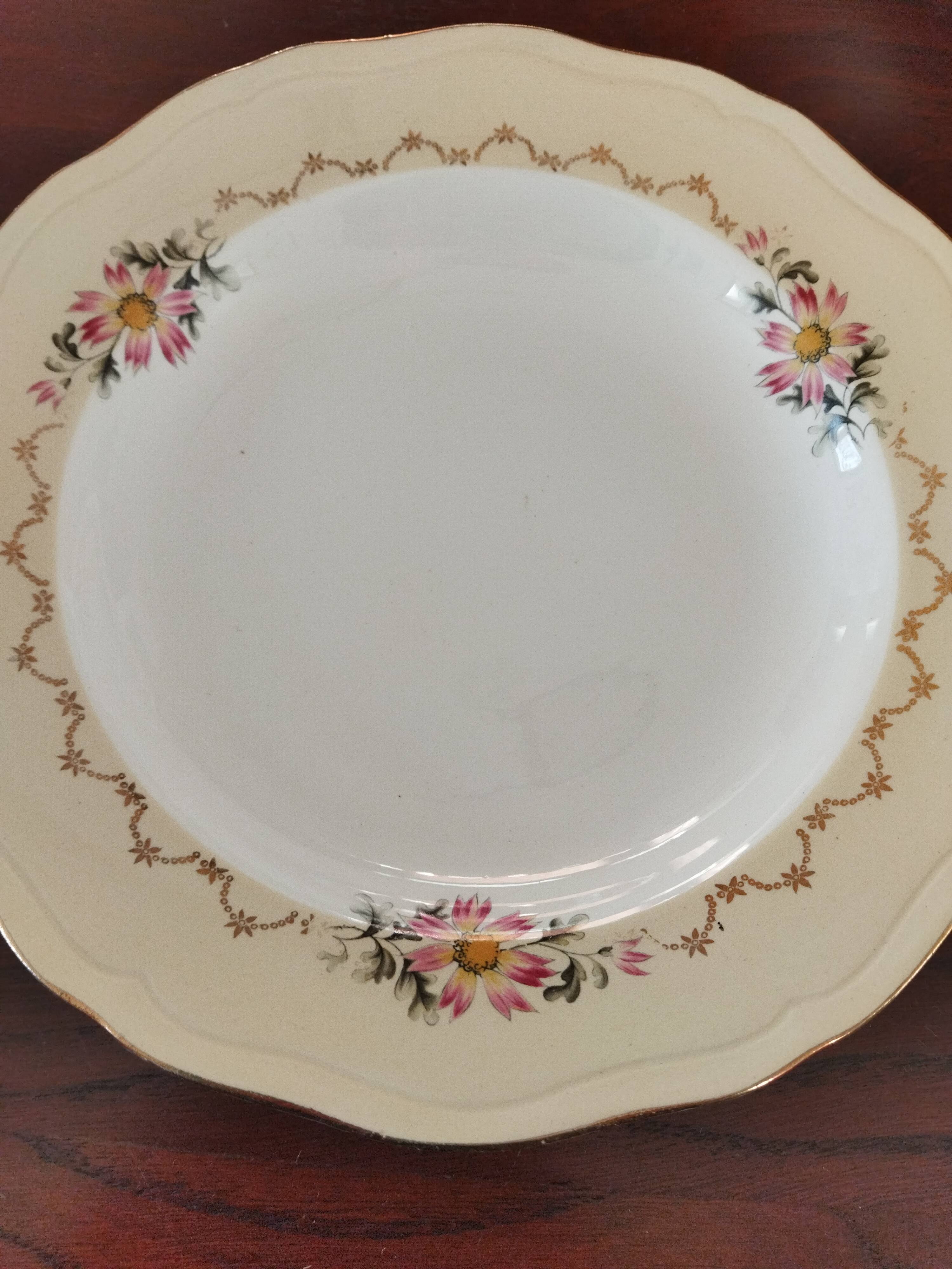 6 L’Amandinoise soup plates