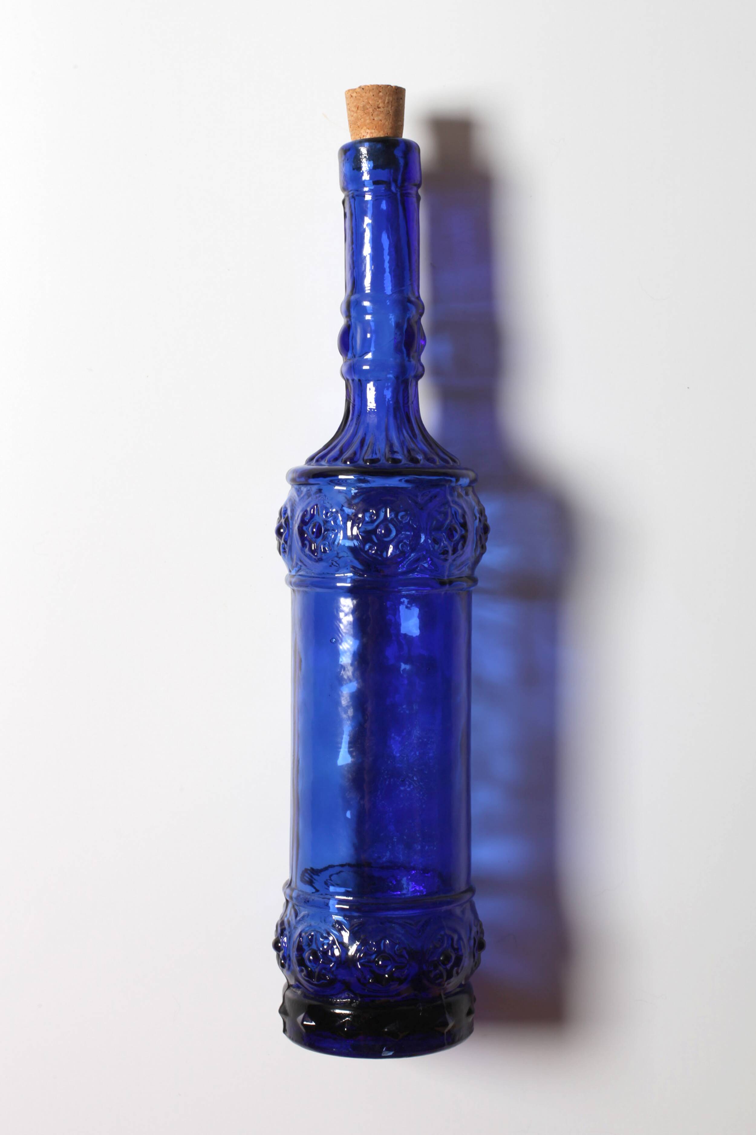 Bouteille décorative en verre bleu cobalt avec bouchon en liège / Espagne / Années 1990