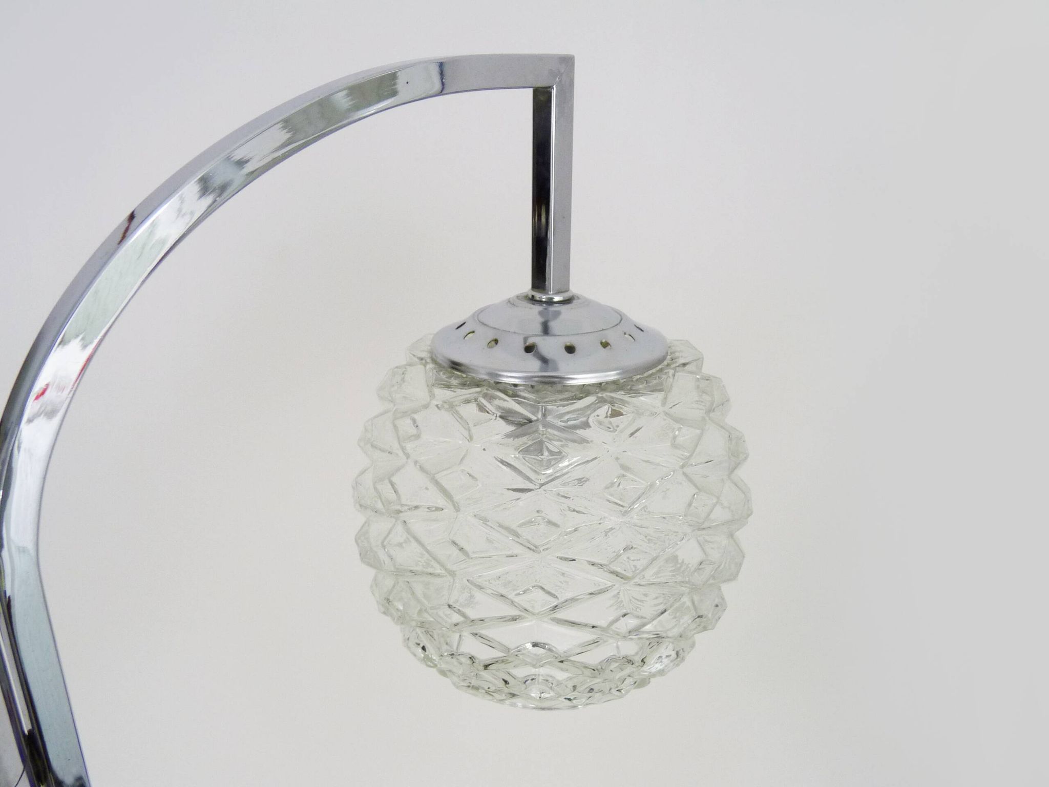 Italian Targetti Sankey chandelier in chrome metal with 3 lights. 70s