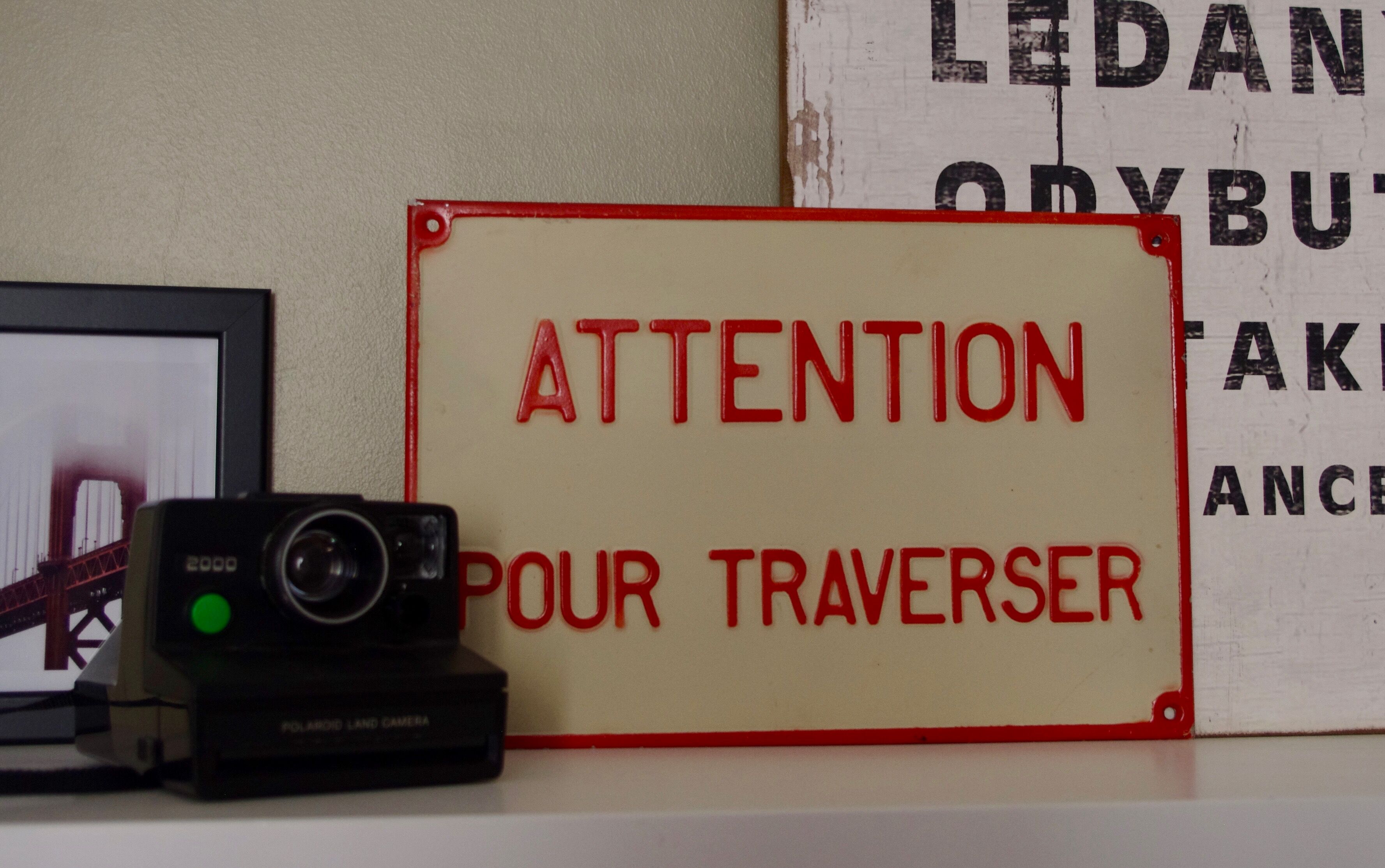 Aluminum plate caution to cross