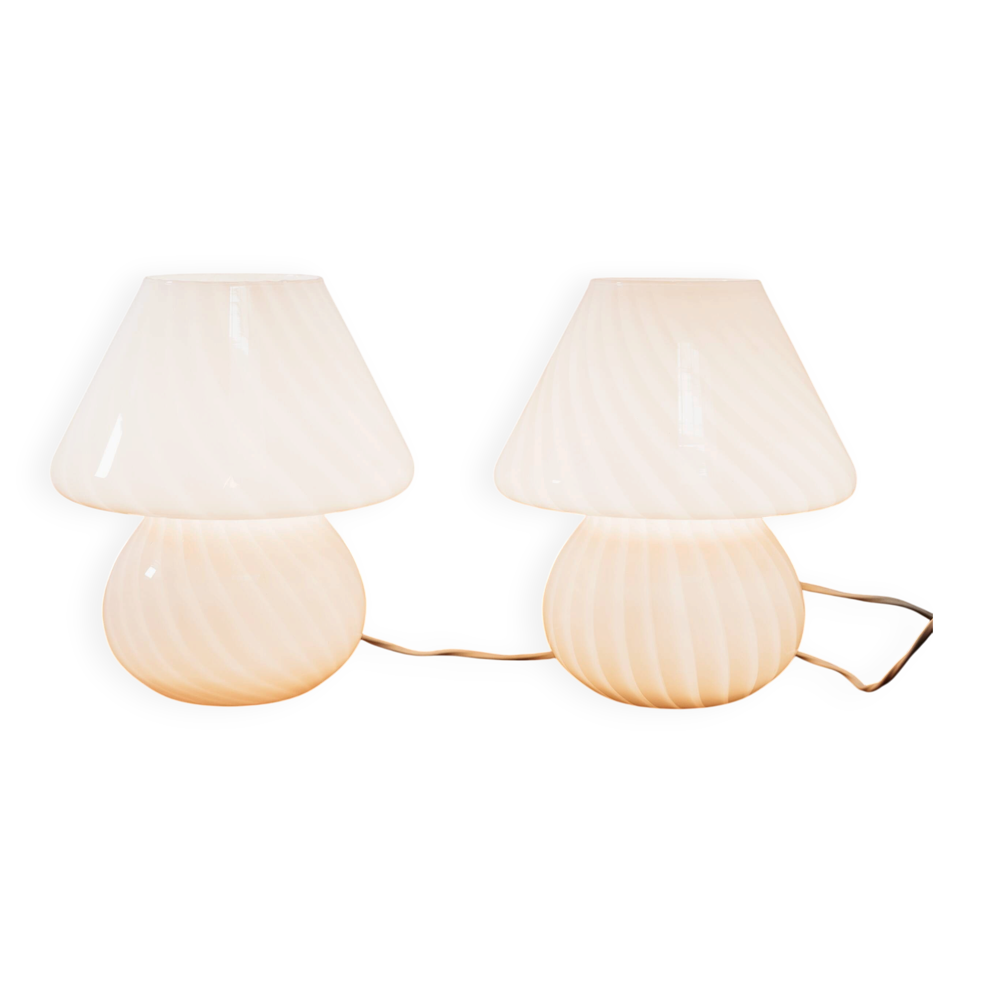 Coppia de lampes de table Murano champignon rose design des années 1970