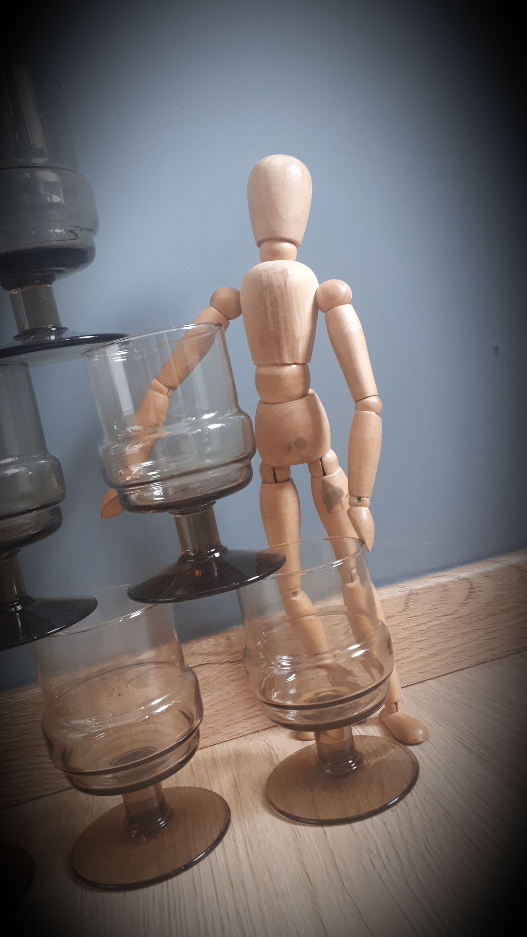 Set 6 vintage brown glasses