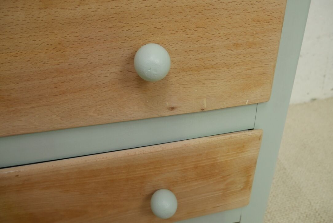 Vintage chest of drawers