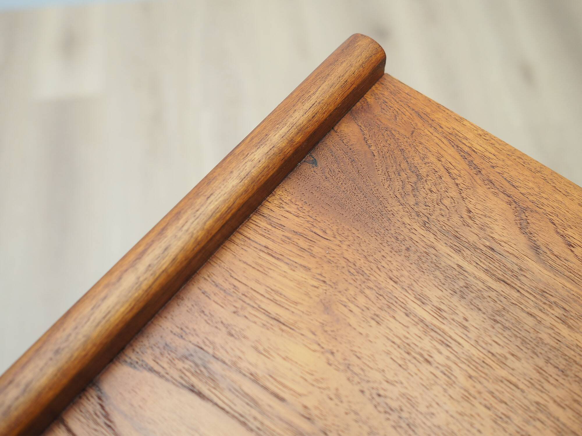 Buffet haut en teck, design danois, années 1960, production : Danemark