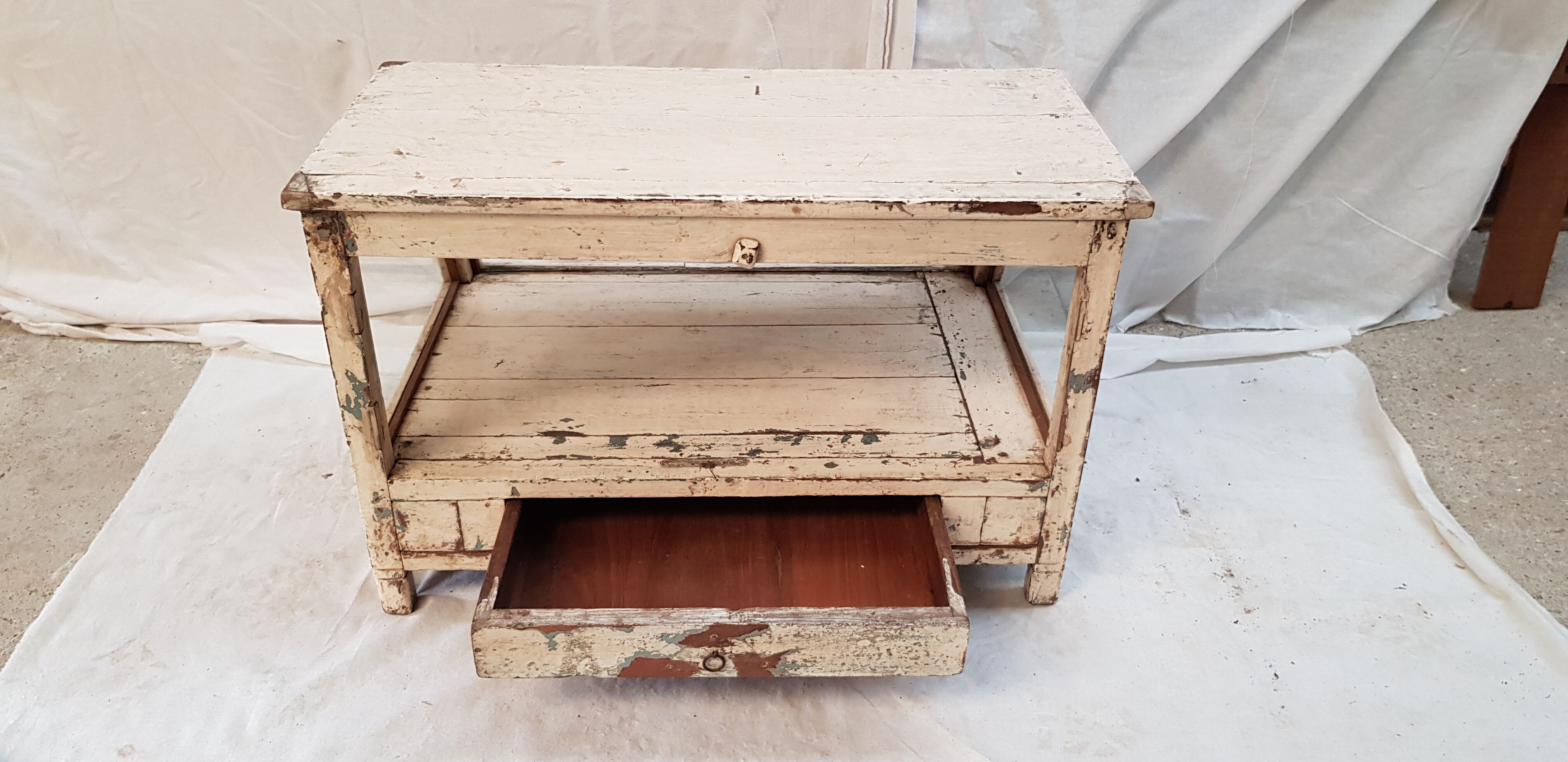 Former jeweler display