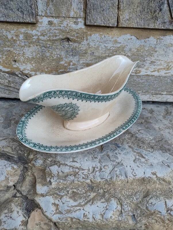 Antique sauce boat Creil and Montereau Ironstone English model