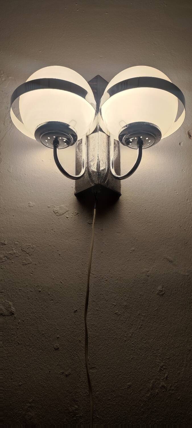 Aplique de pared metálico. Spain, 1970s.